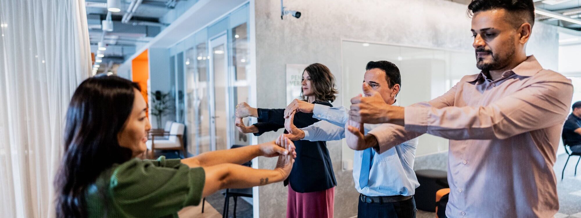 ORGANISER_EVENEMENT_SANTE_AU_TRAVAIL_HARMONIE_SANTE 2000X750 | Endorphin Coaching Atelier posture au bureau et sédentarité Saverne